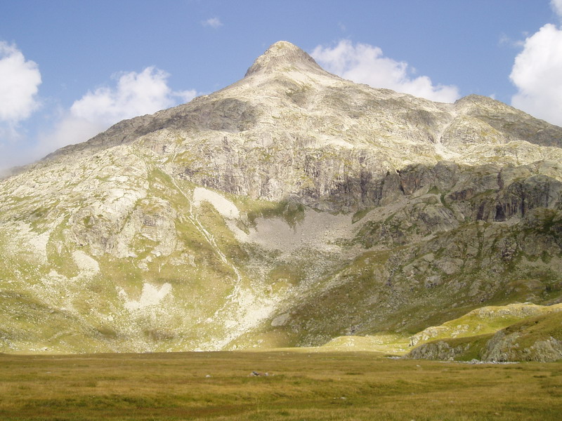 Pico de la Peira Campoplanotik ikusita